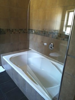 24 Onvrey Guest House