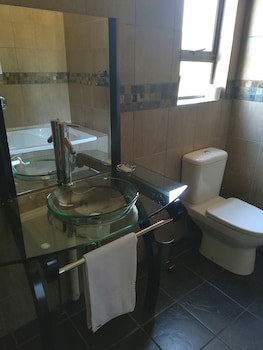 24 Onvrey Guest House