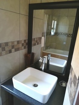 24 Onvrey Guest House