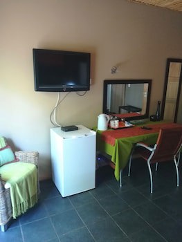 24 Onvrey Guest House