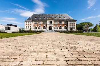 Terhills Hotel