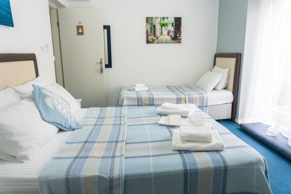 Lacivert Hotel galeri fotoğrafı