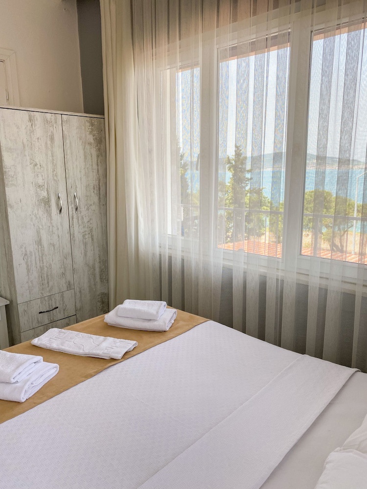 Lacivert Hotel galeri fotoğrafı