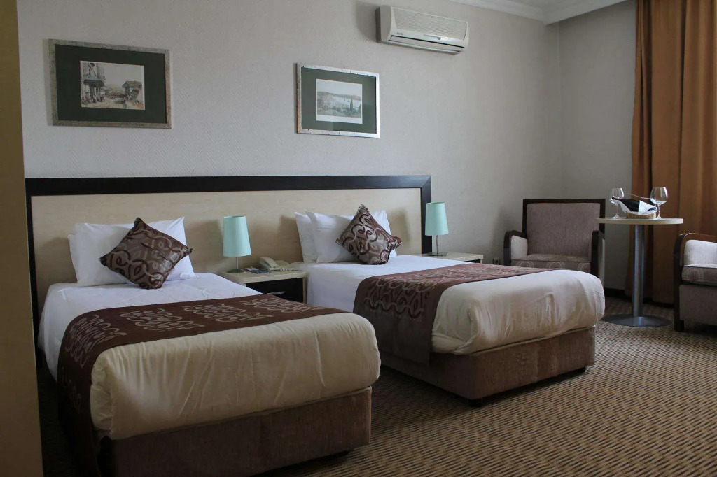Adela Hotel galeri fotoğrafı