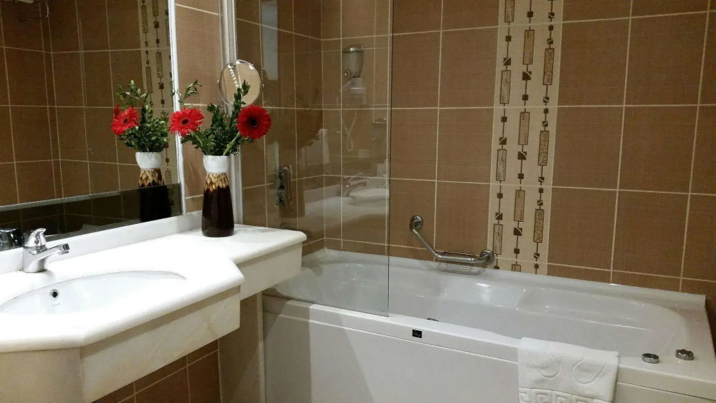 Adela Hotel galeri fotoğrafı