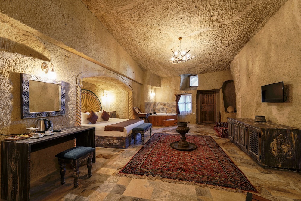Doctor’s Cave Suites