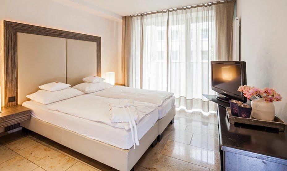 BURNS Art Hotel fotoğrafı