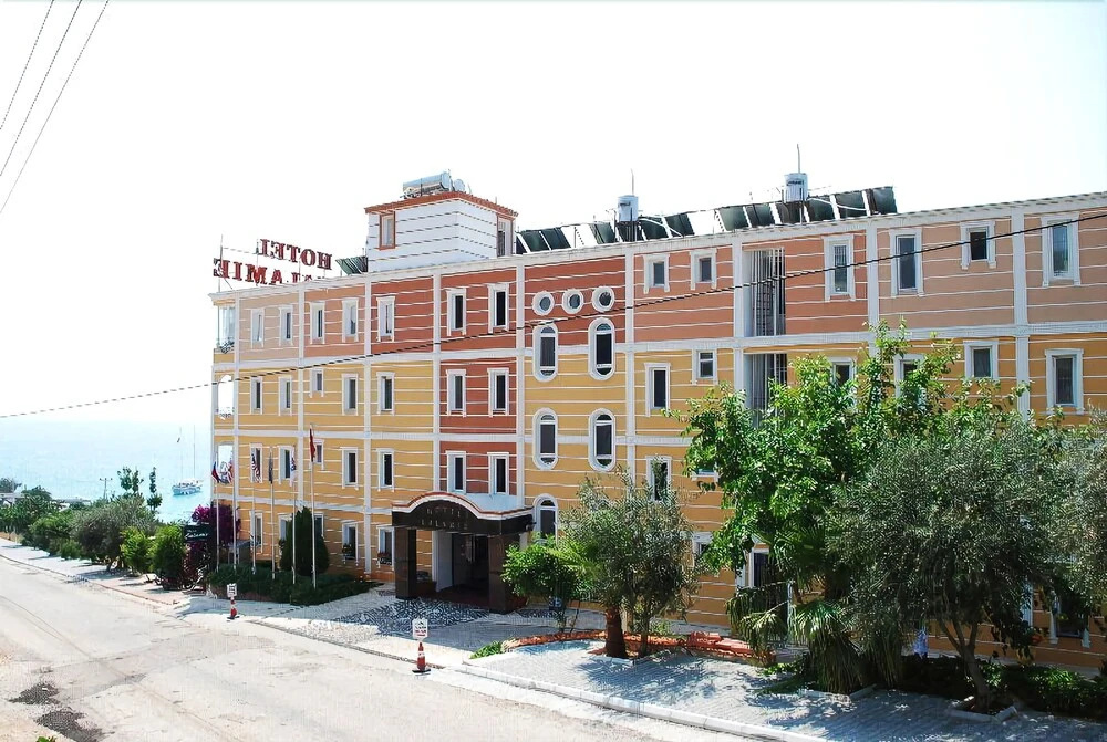 Calamie galeri fotoğrafı