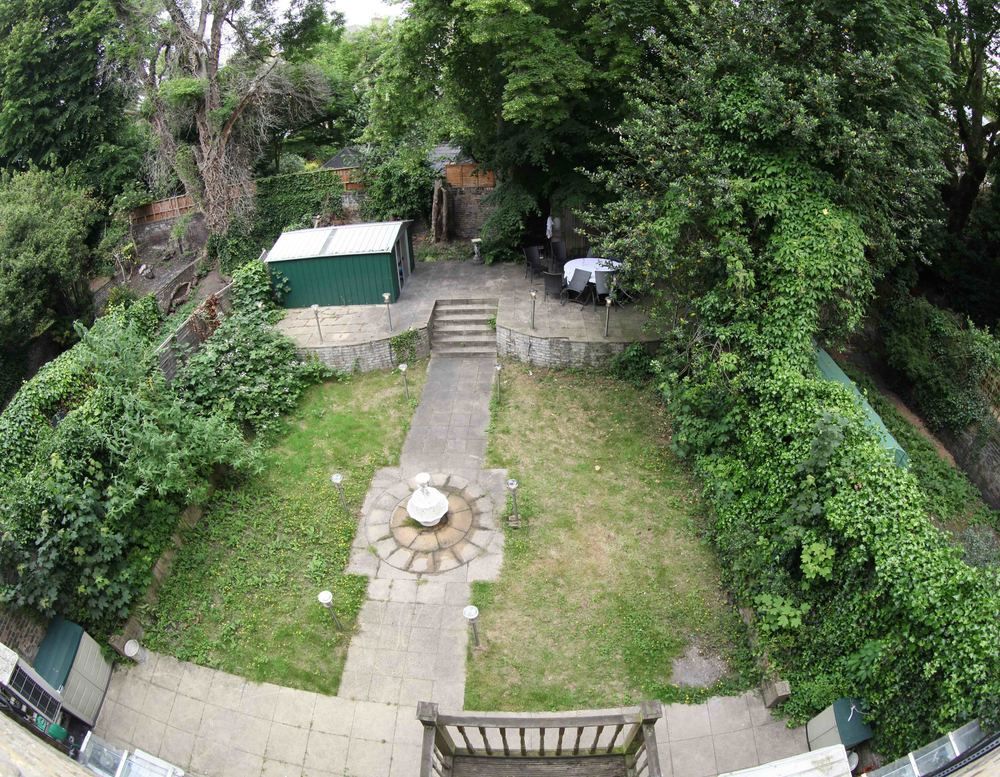 Bob W Holland Park London