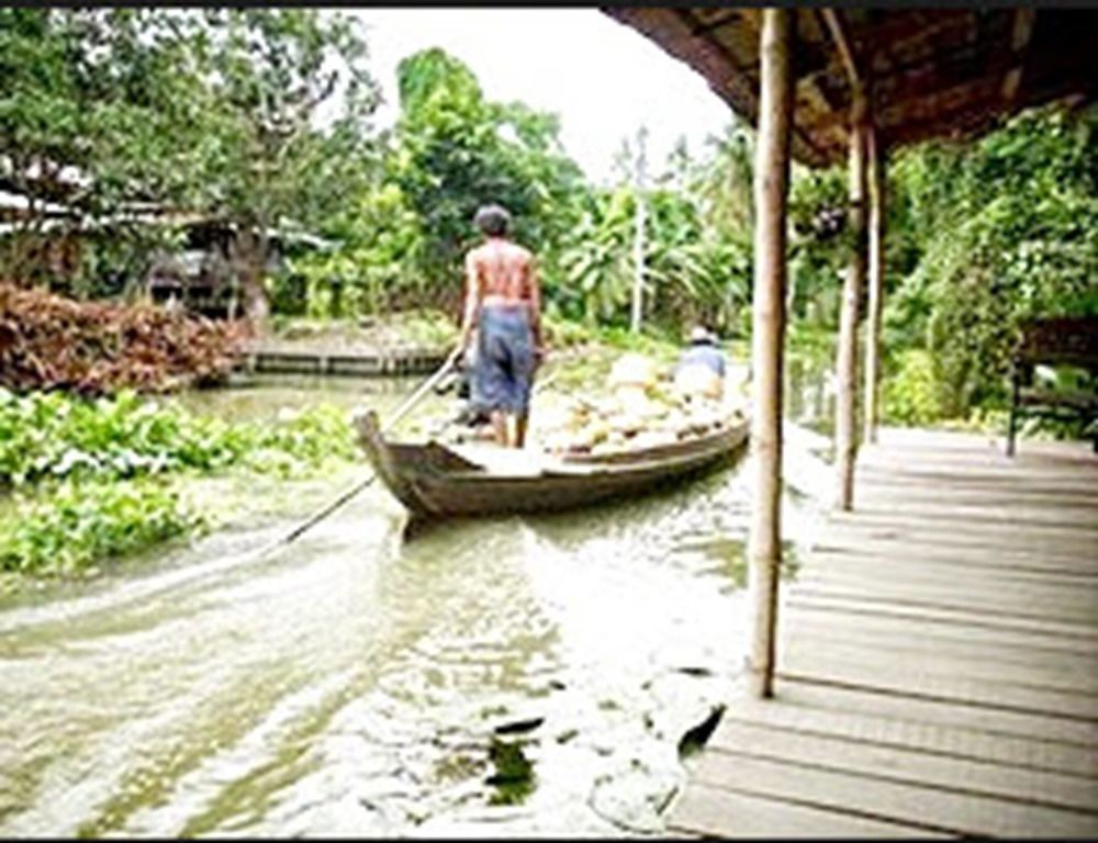 Baan Suanaomsuk