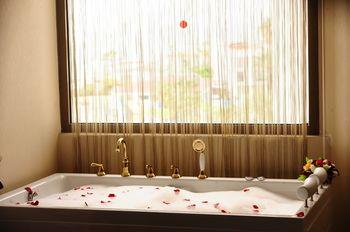 Jetted Tub