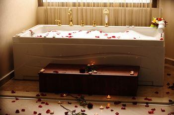 Jetted Tub