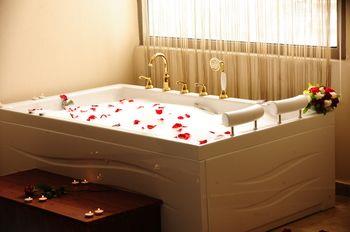Jetted Tub