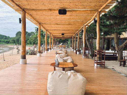 Issara Beach Resort Beachfront Zone