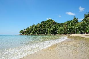 Hill Myna Holiday Park & Cafe