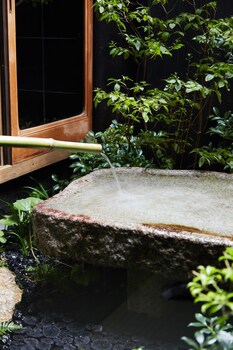 Yadoru Kyoto Hanare Mizunoe No Yado