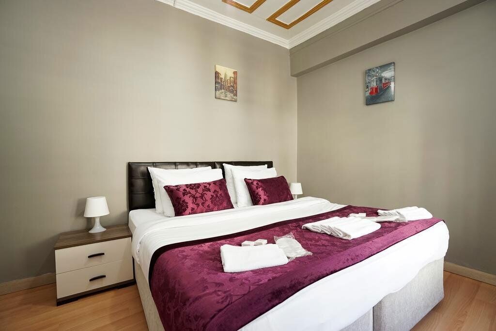 Taksim Red Suite