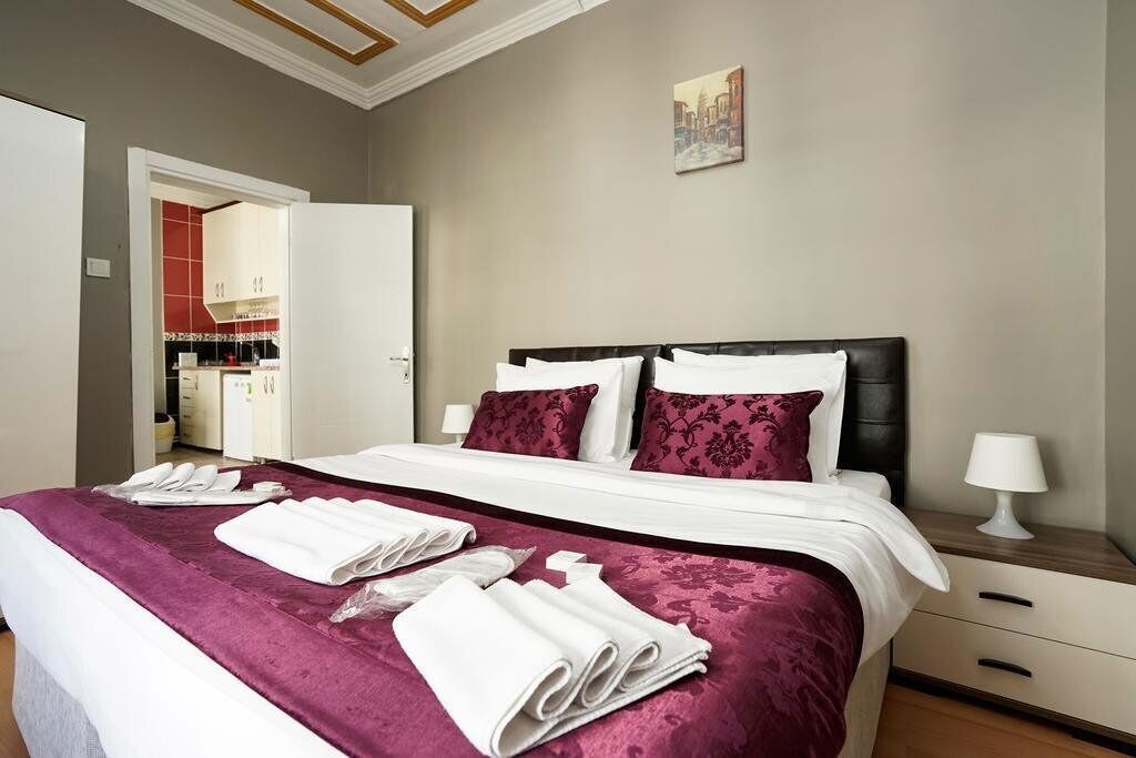 Taksim Red Suite