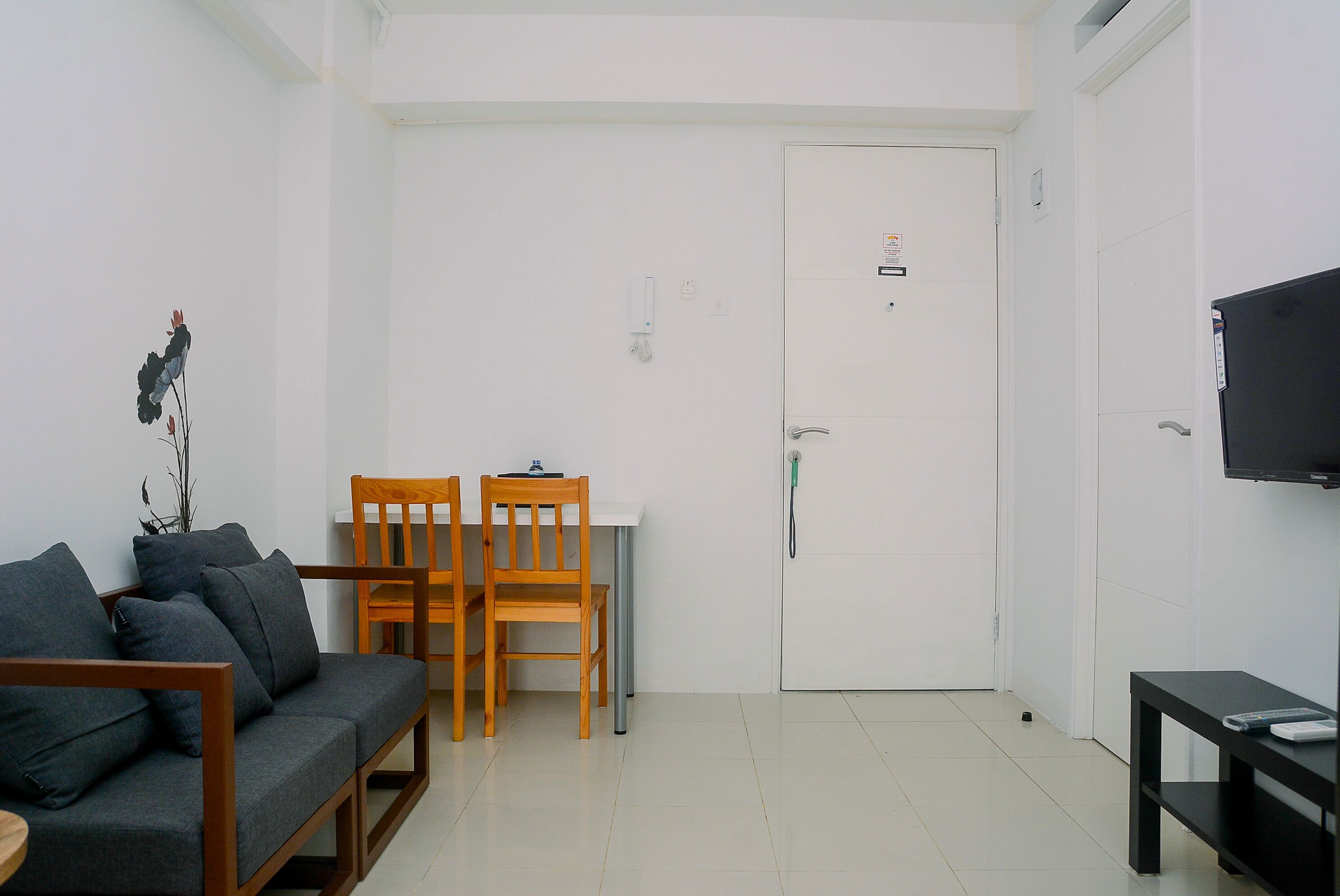Cozy Living 2Br Apartment At Bassura City Near Mall