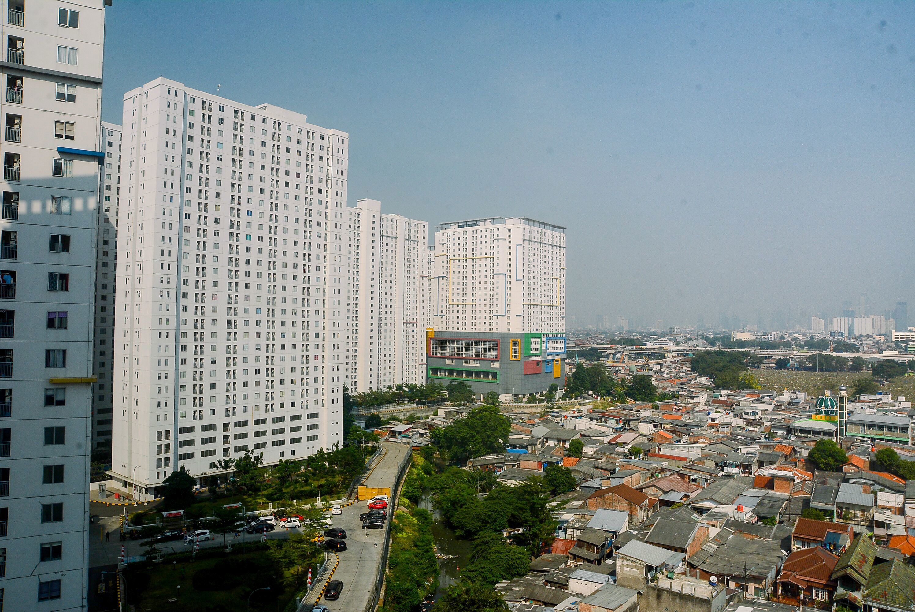 Cozy Living 2Br Apartment At Bassura City Near Mall