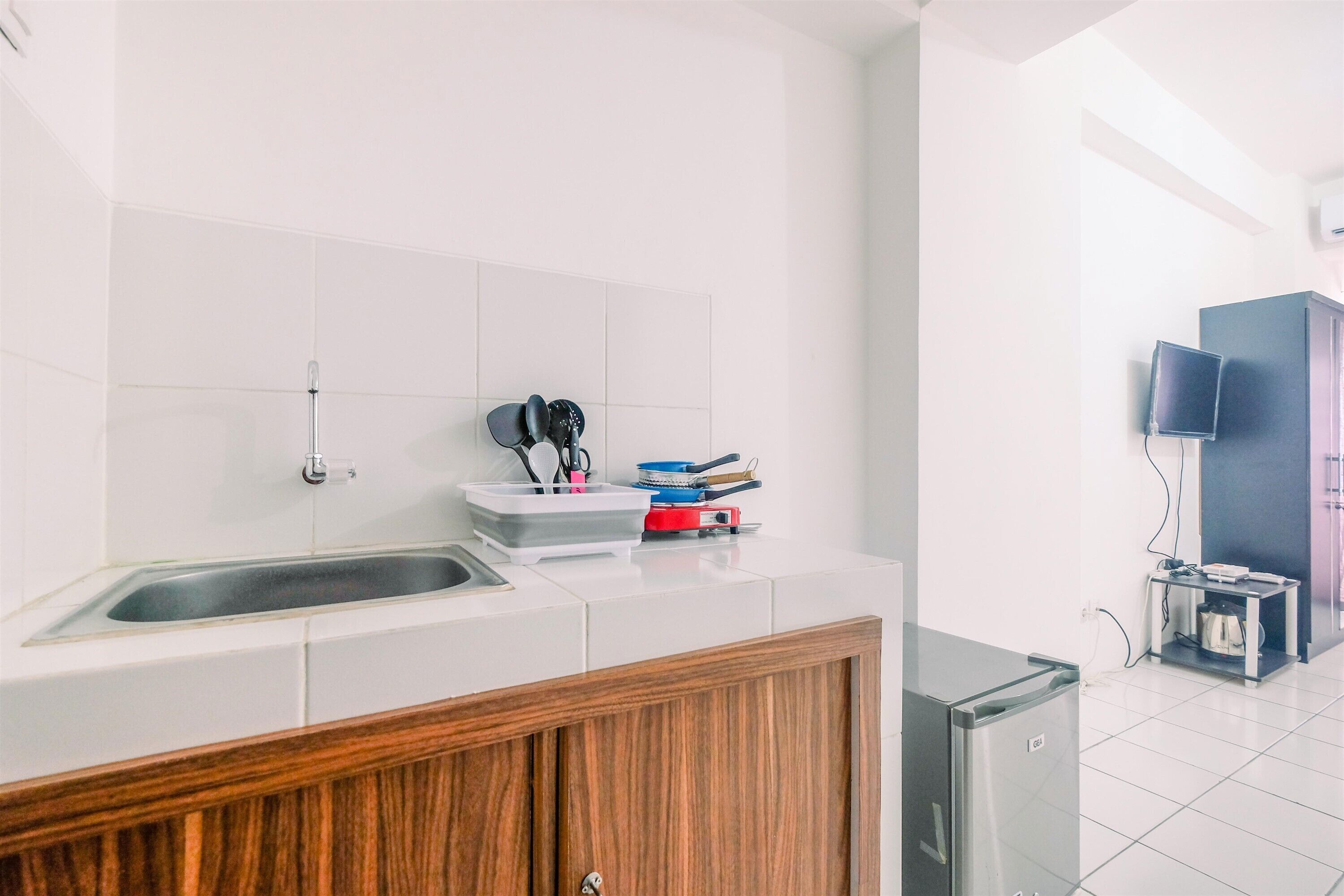 Beautiful Studio At Gunung Putri Square Apartment