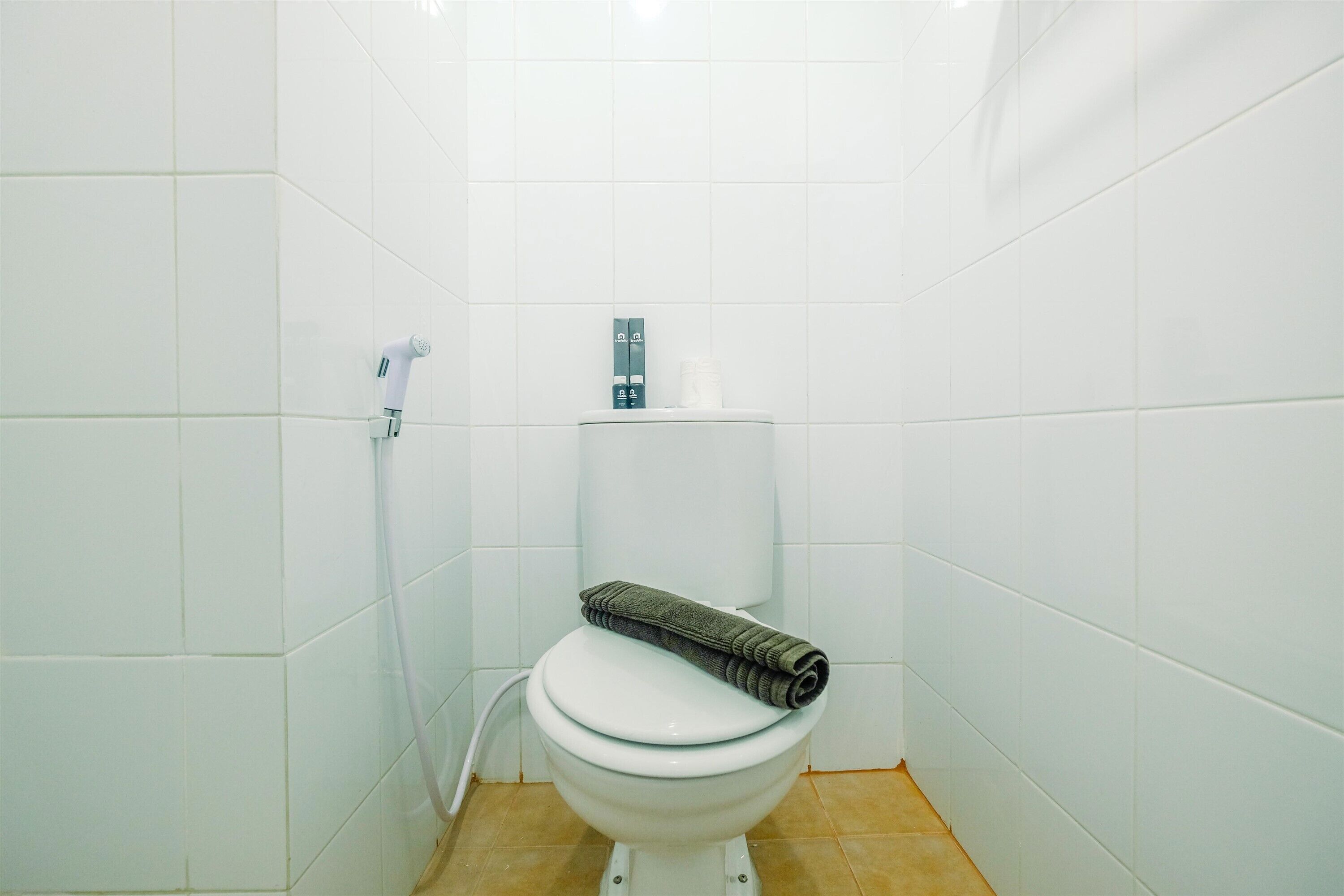 Beautiful Studio At Gunung Putri Square Apartment