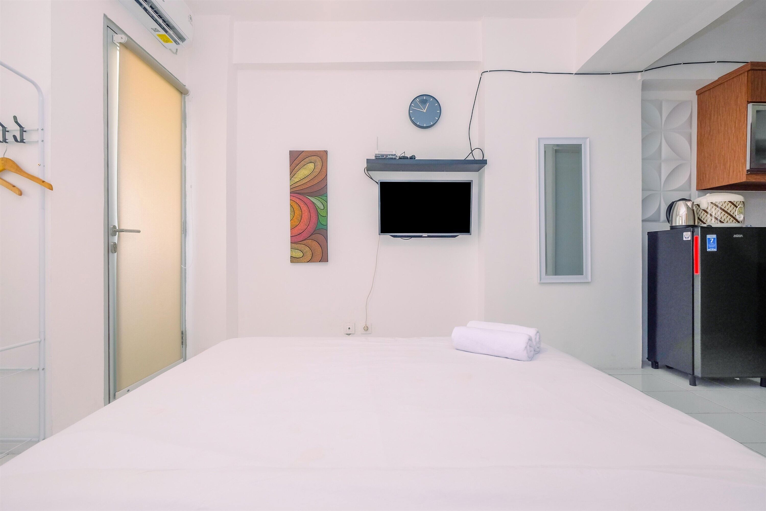 Cozy And Tranquil Studio Apartment At Gunung Putri Square