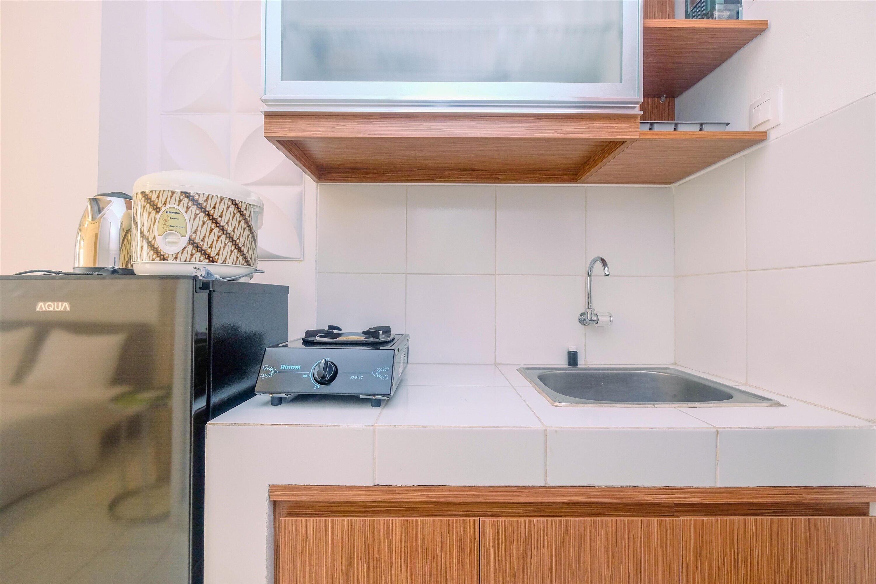Cozy And Tranquil Studio Apartment At Gunung Putri Square