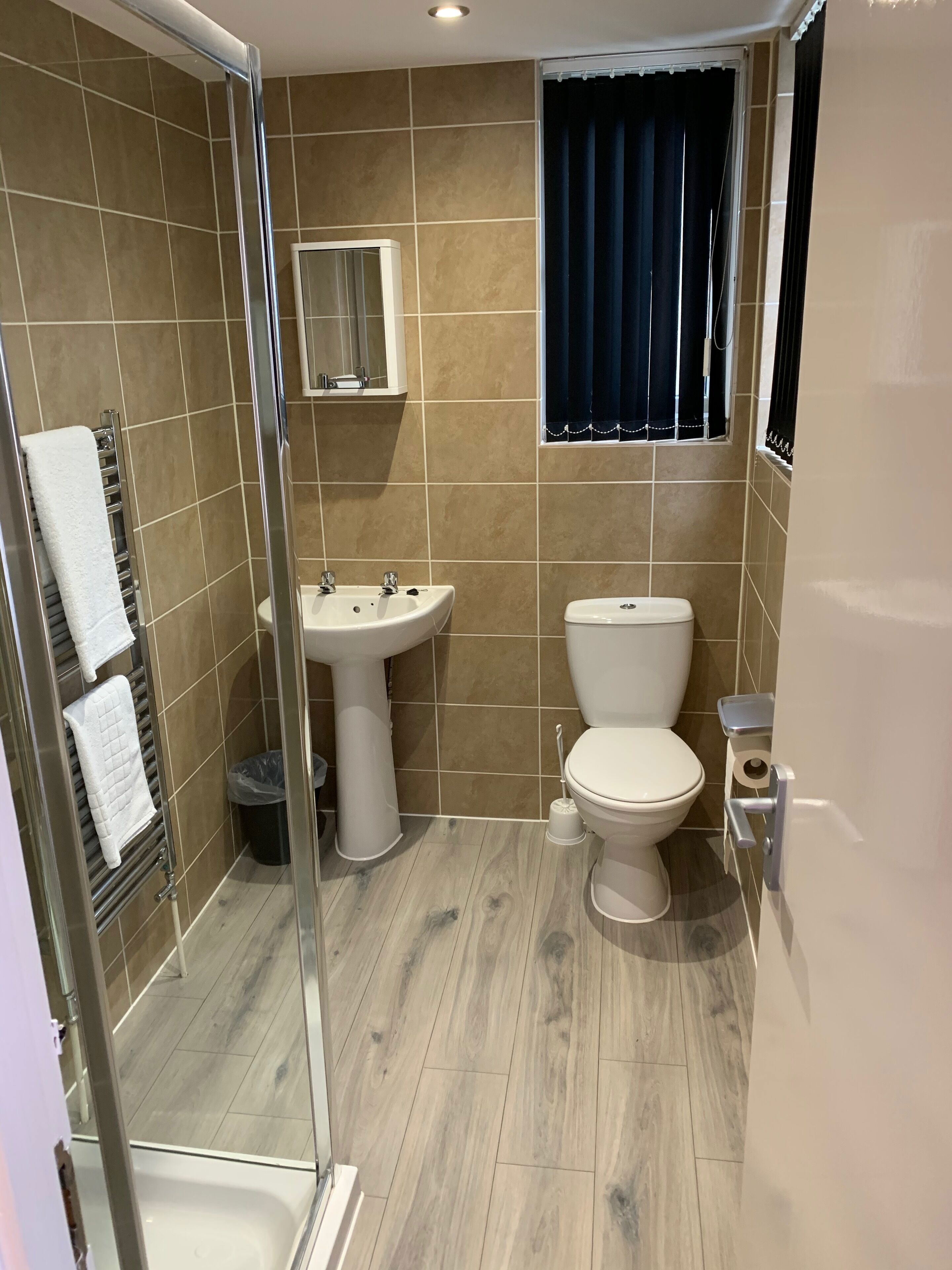 3 Bed Bungalow Waterloo By Pureserviced