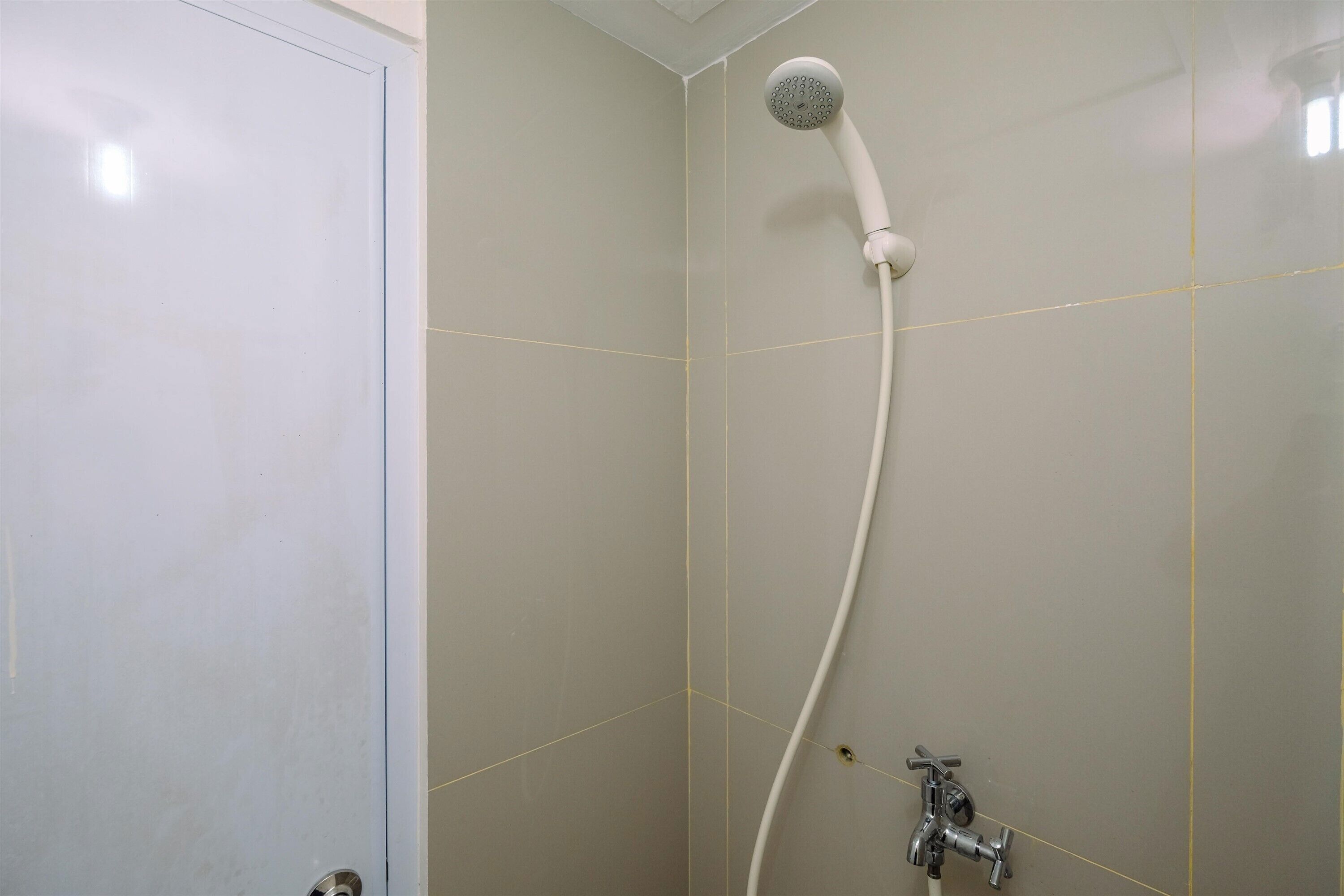 Comfy Studio At Bogorienze Apartment Near The Jungle Waterpark