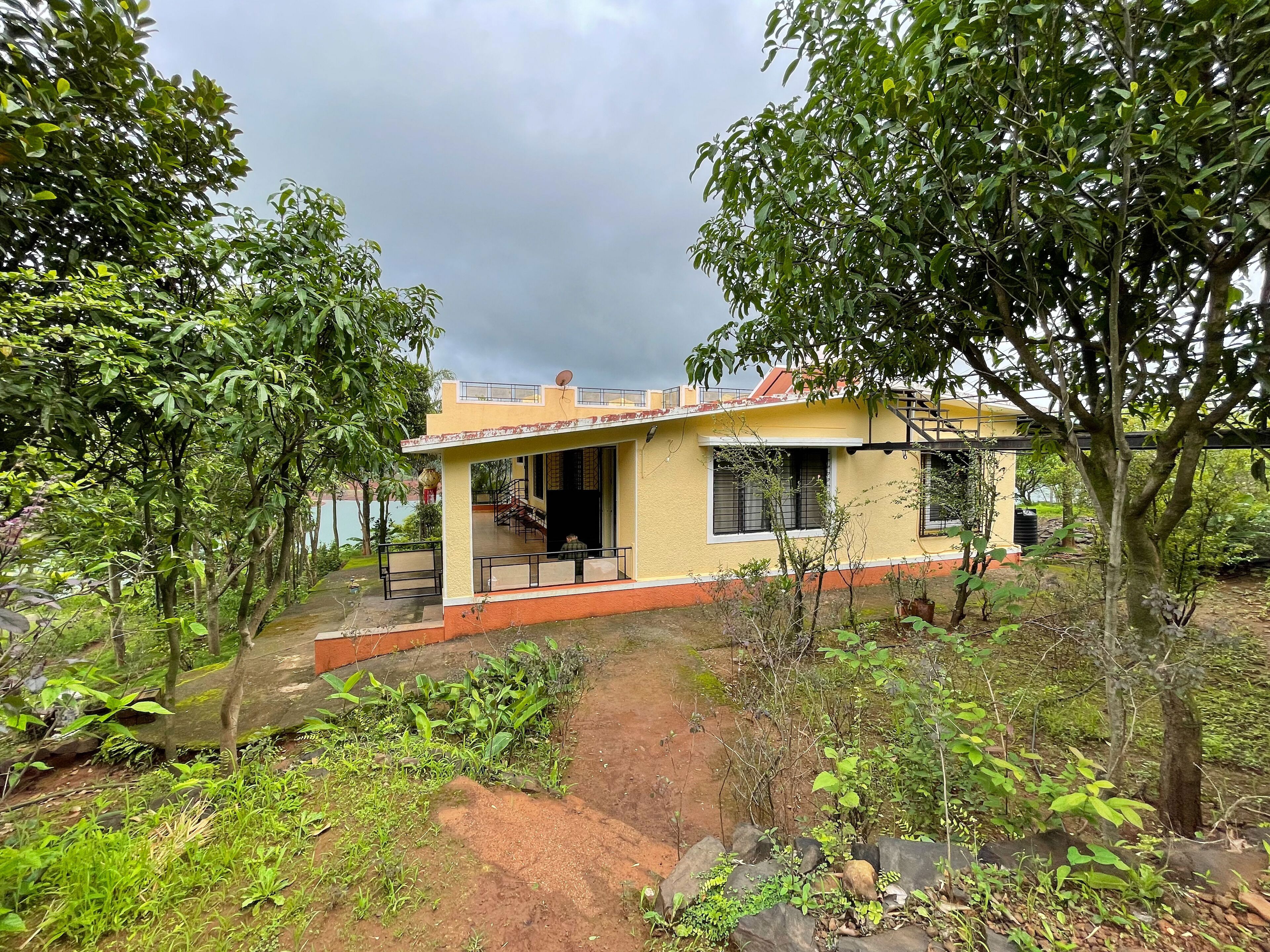 Cosmicstays Countryside Panorama-Lakeview Bungalow