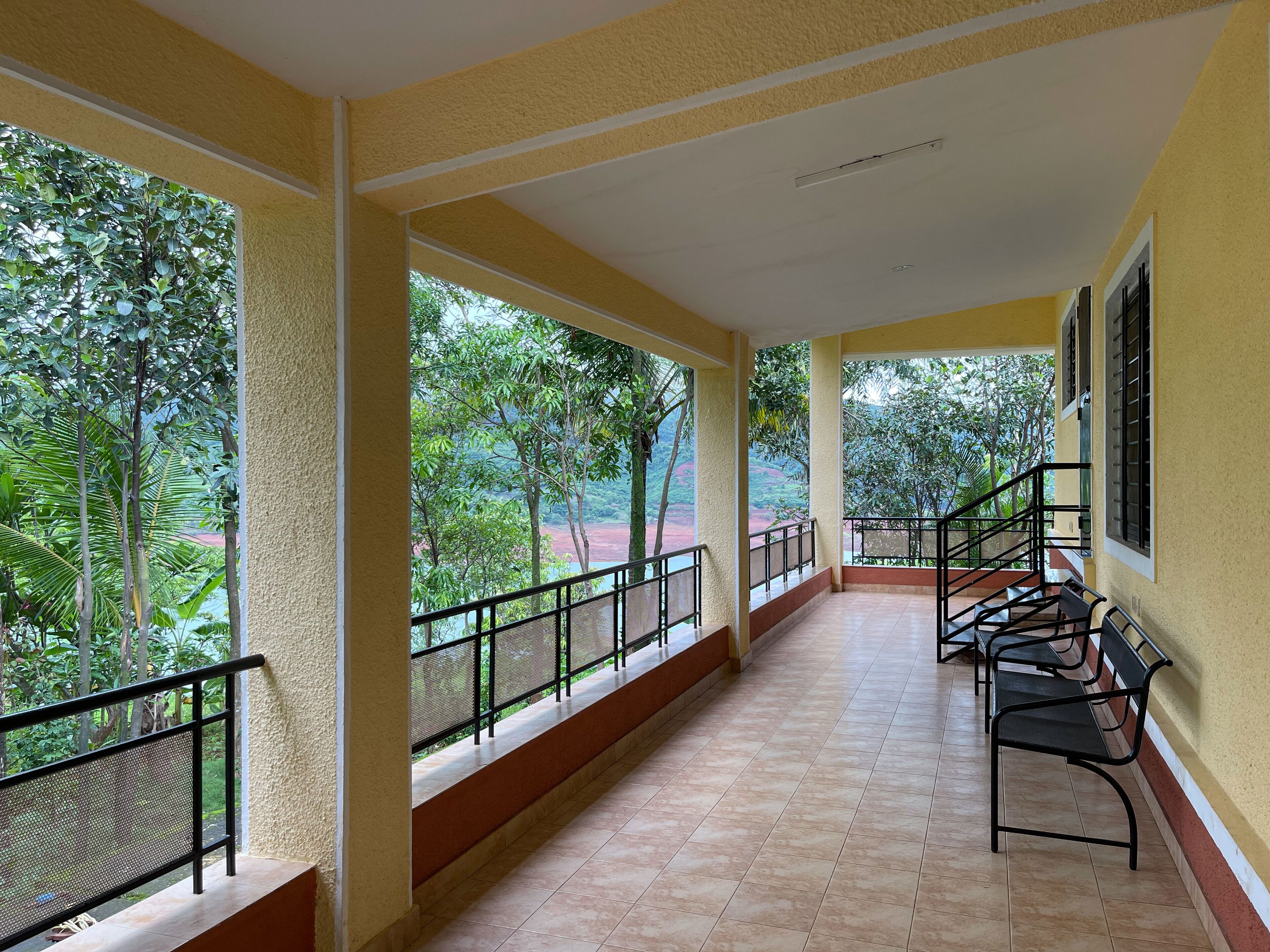 Cosmicstays Countryside Panorama-Lakeview Bungalow