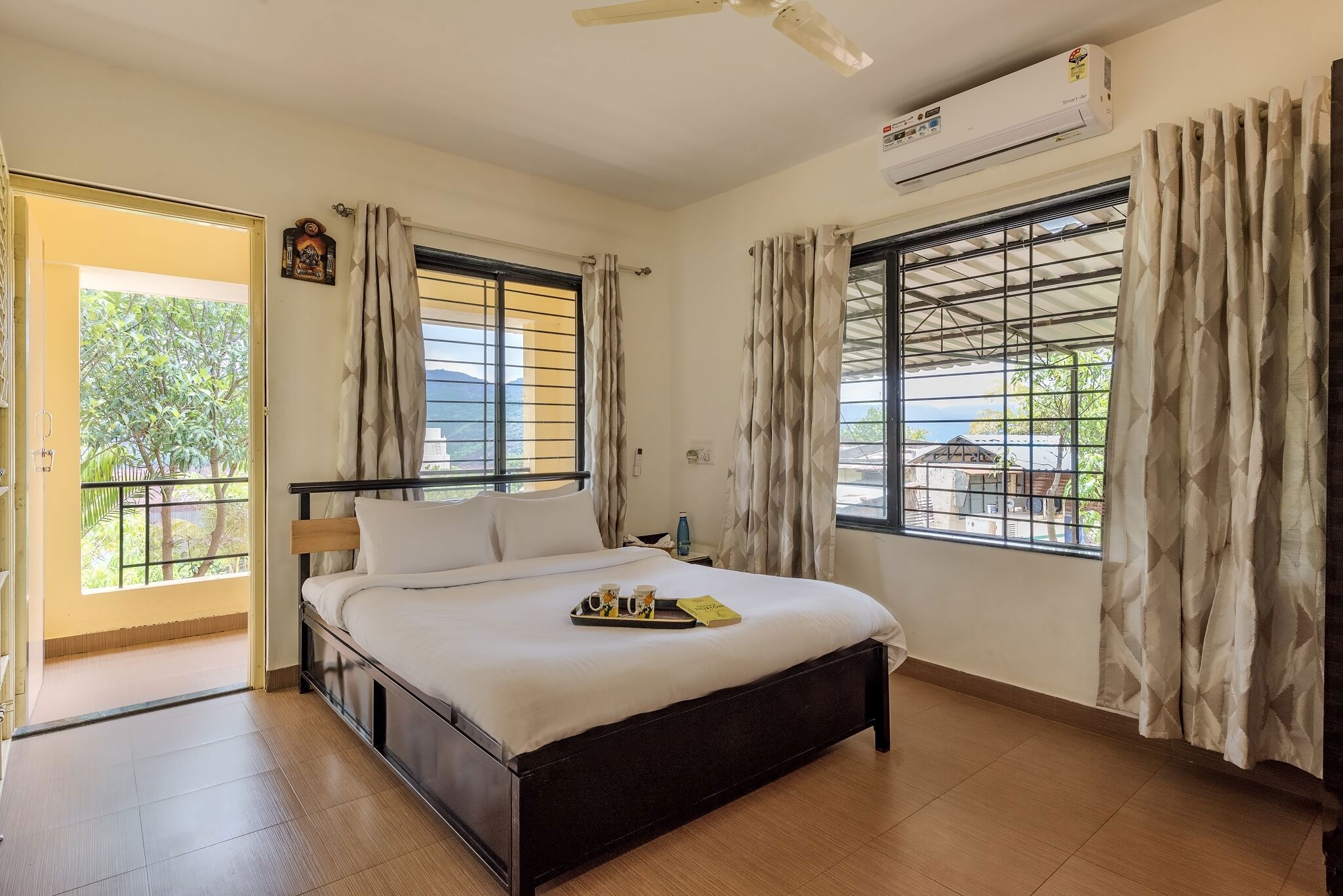 Cosmicstays Countryside Panorama-Lakeview Bungalow
