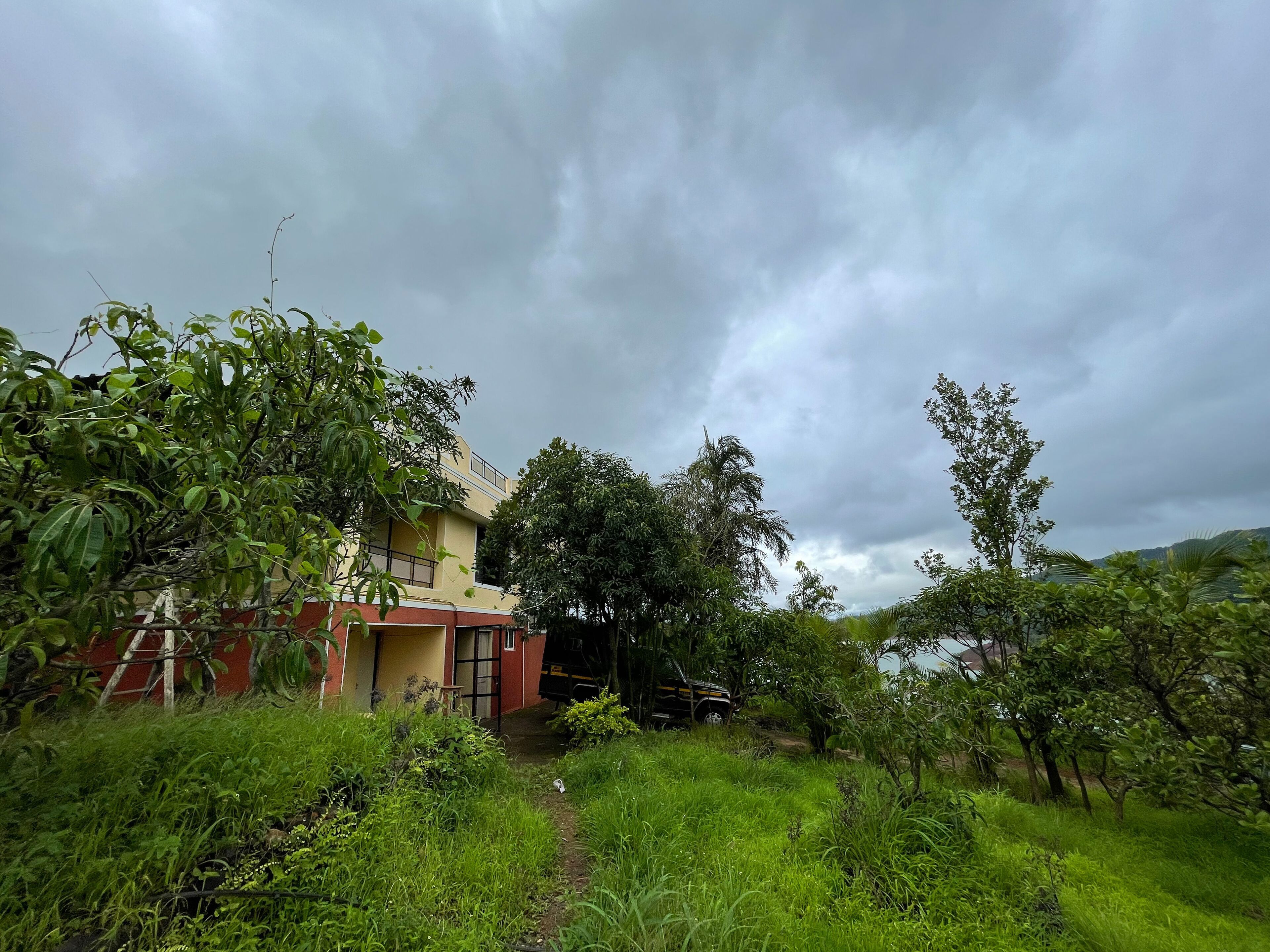 Cosmicstays Countryside Panorama-Lakeview Bungalow