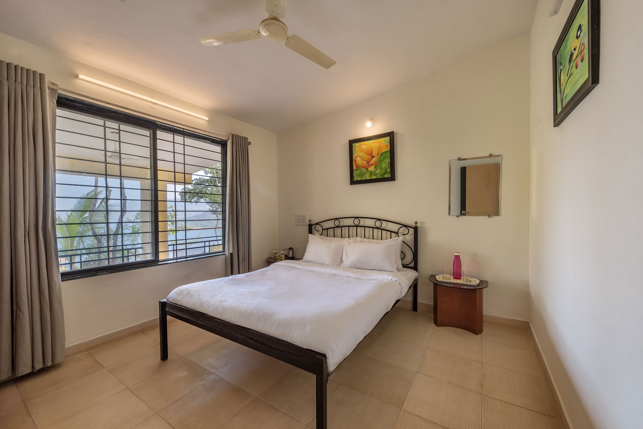 Cosmicstays Countryside Panorama-Lakeview Bungalow