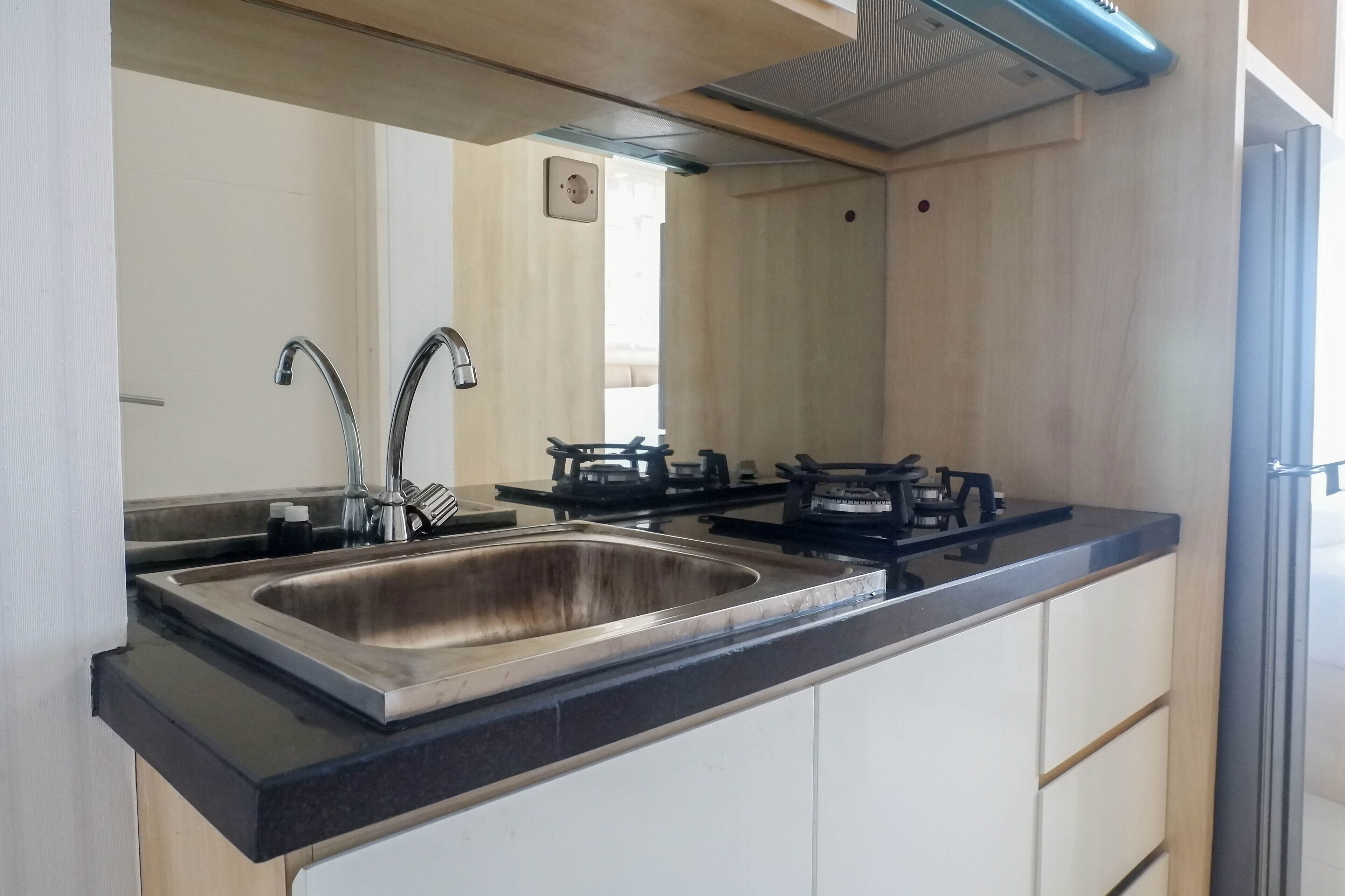 Comfortable And Well Appointed Studio Apartment Supermall Mansion