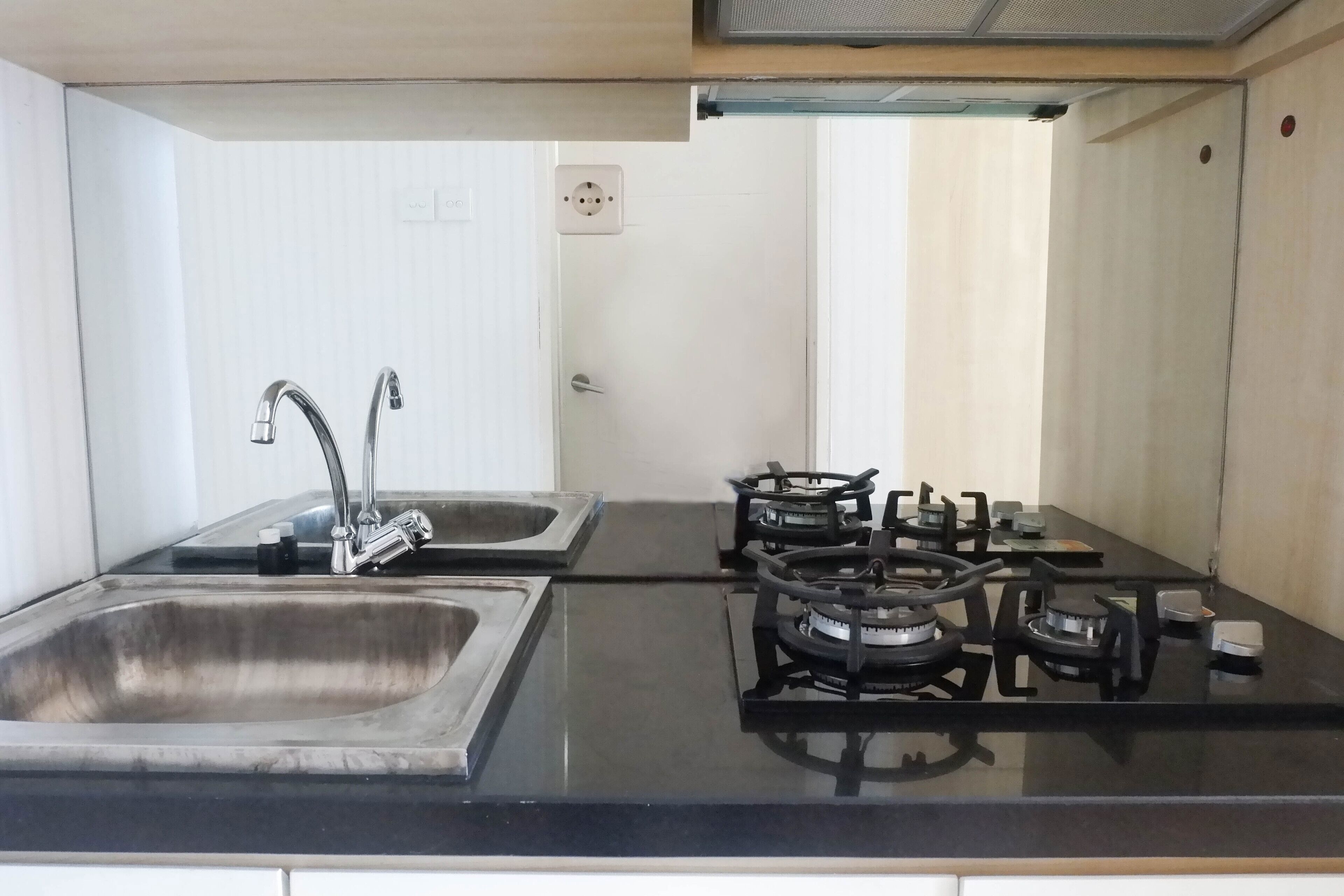 Comfortable And Well Appointed Studio Apartment Supermall Mansion