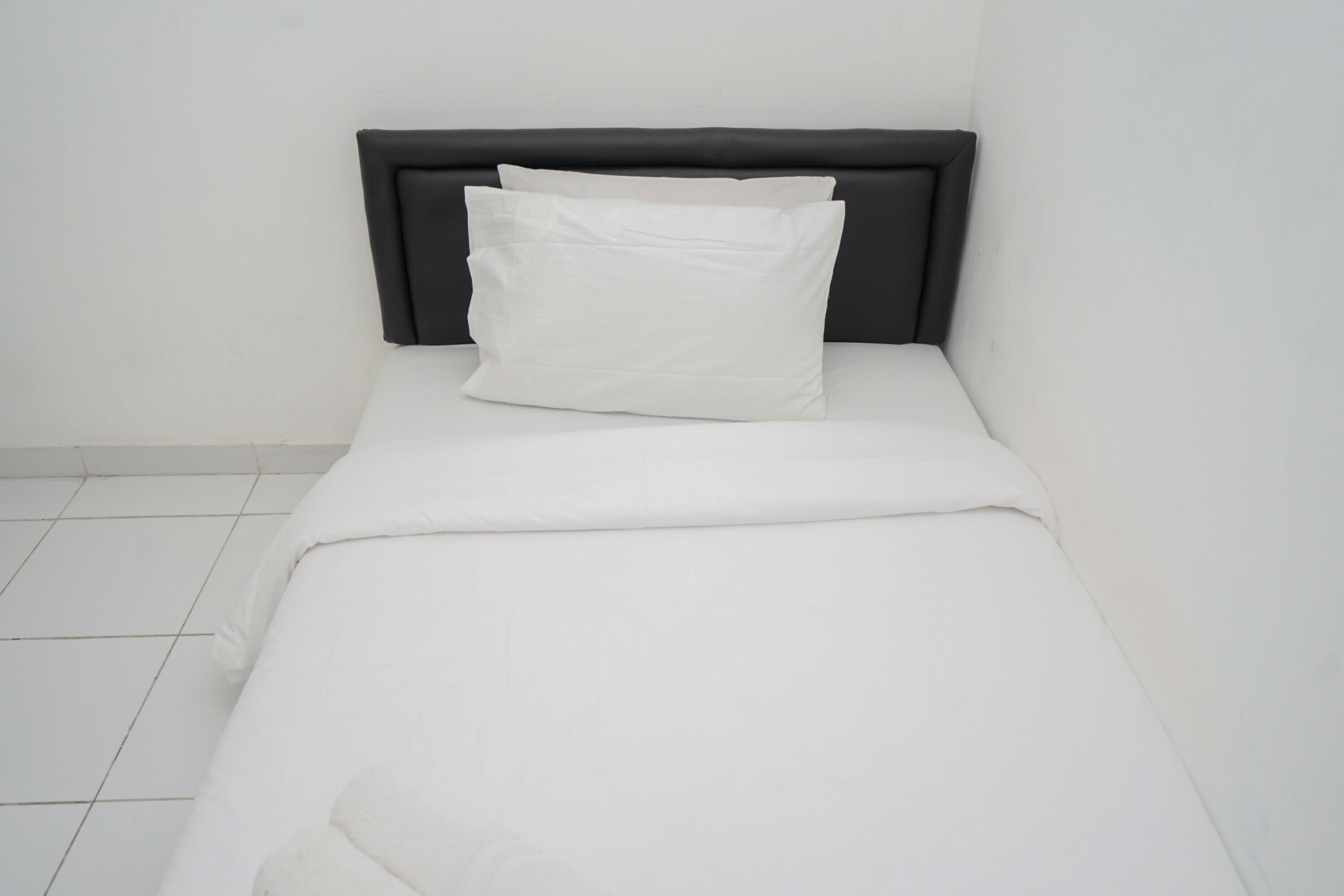 Cozy And Calm Studio No Kitchen Apartment At Aeropolis Residence