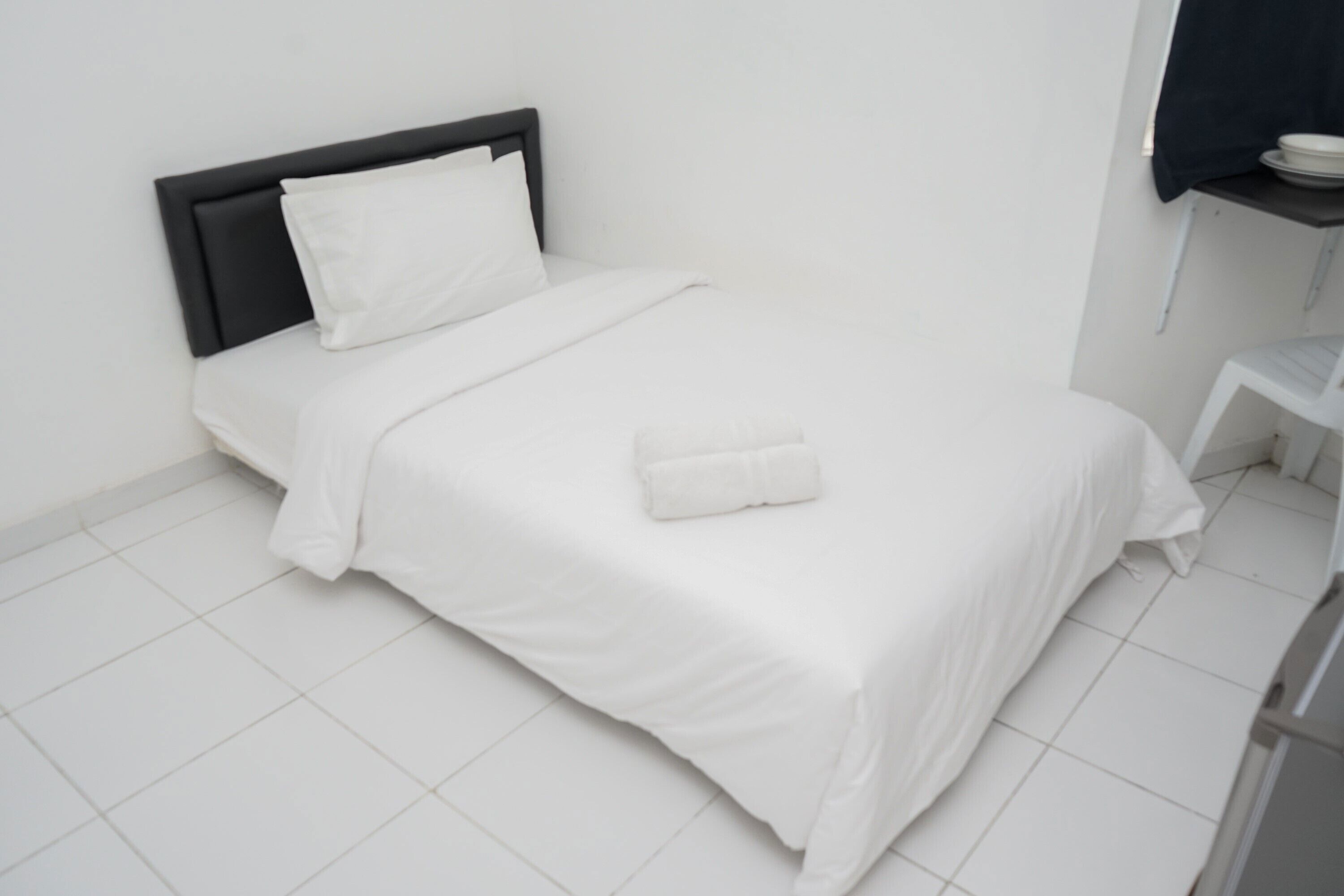 Cozy And Calm Studio No Kitchen Apartment At Aeropolis Residence