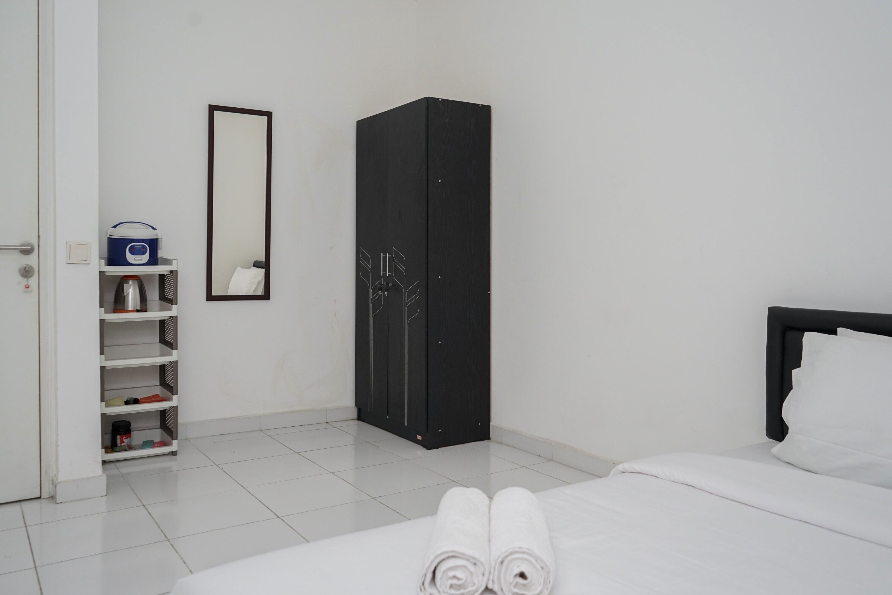 Cozy And Calm Studio No Kitchen Apartment At Aeropolis Residence