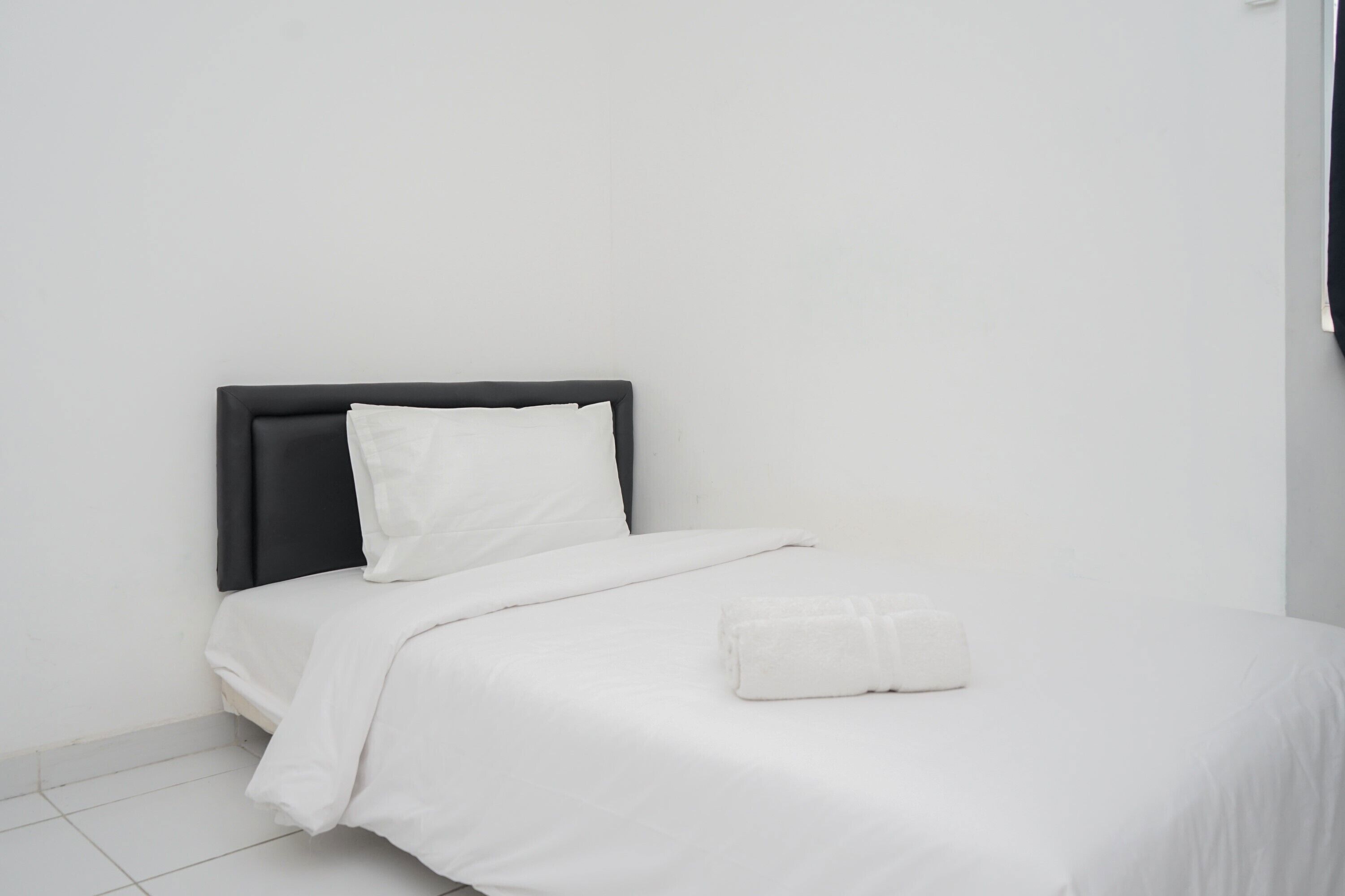 Cozy And Calm Studio No Kitchen Apartment At Aeropolis Residence