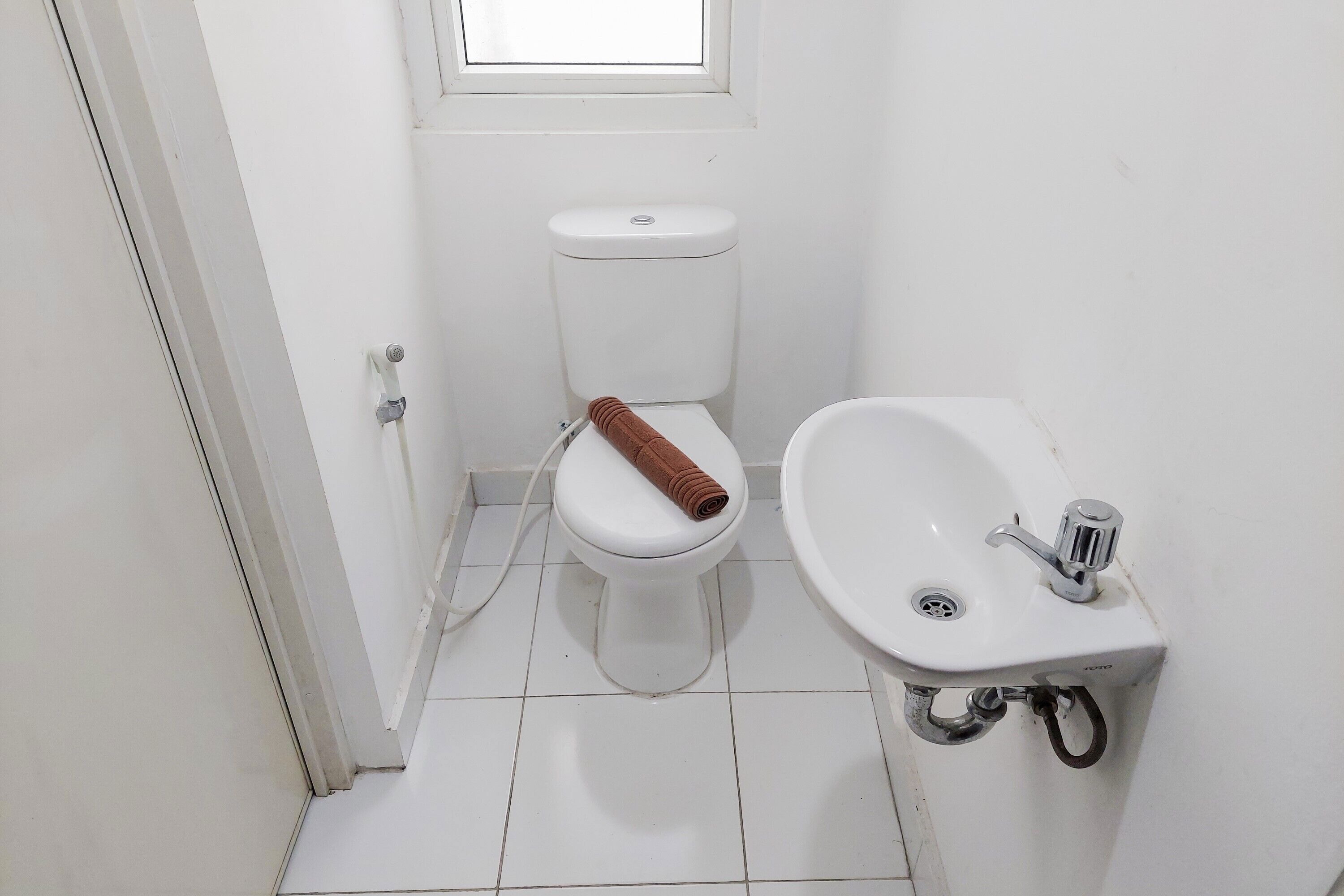 Cozy And Calm Studio No Kitchen Apartment At Aeropolis Residence