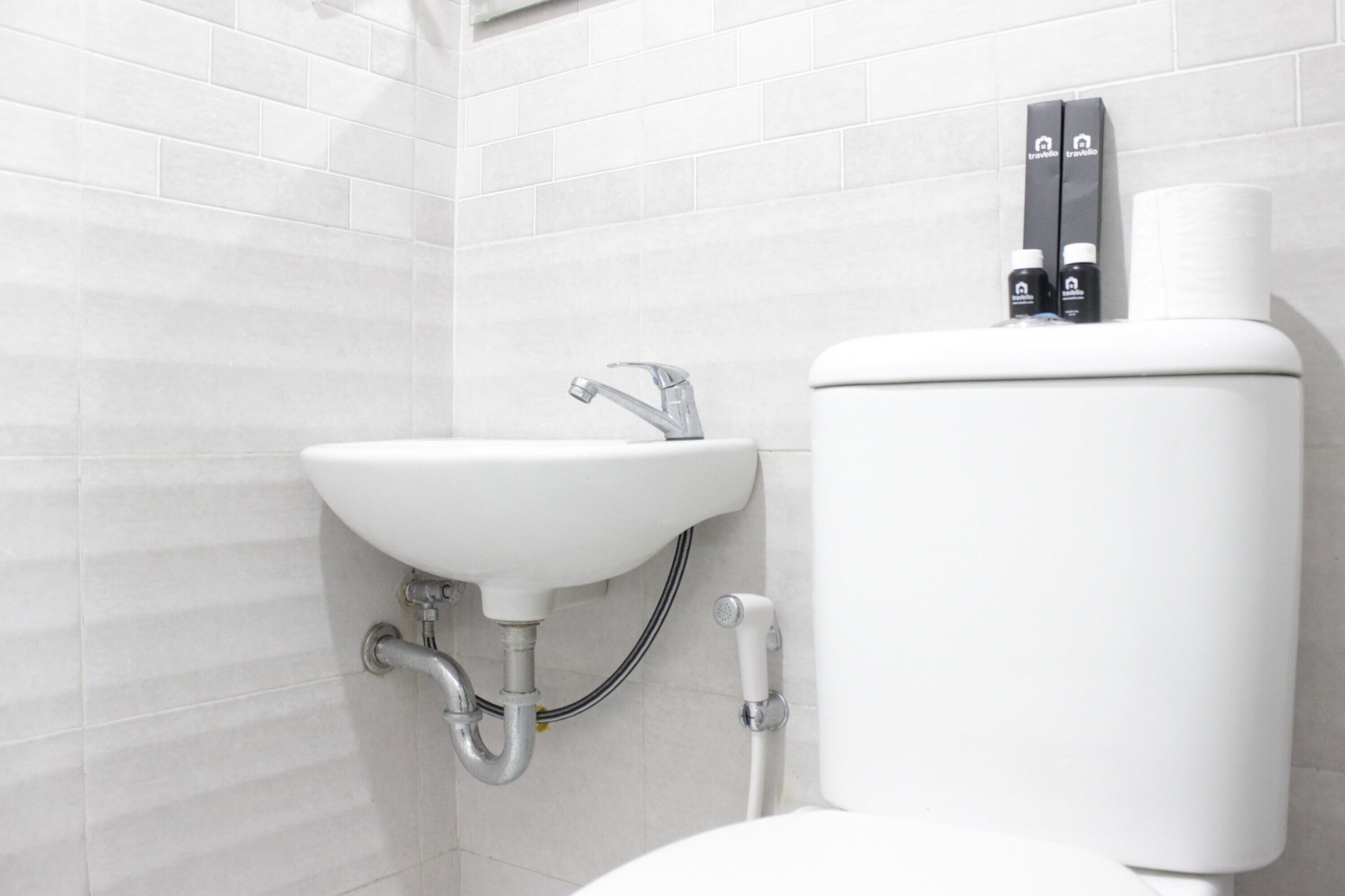 Cozy Studio Apartment At Grand Asia Afrika