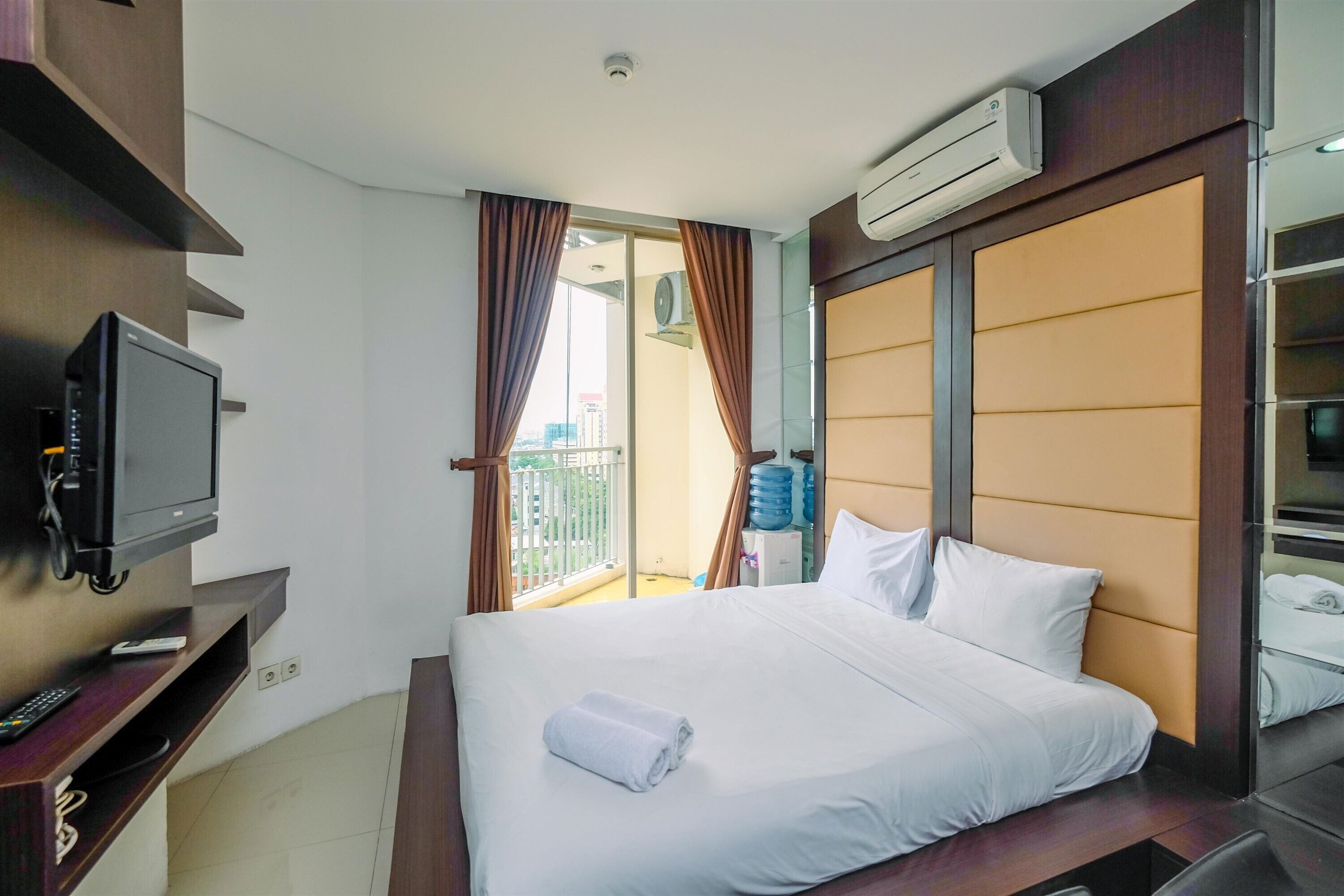 Best Deal Studio Apartment At Mangga Dua Residence
