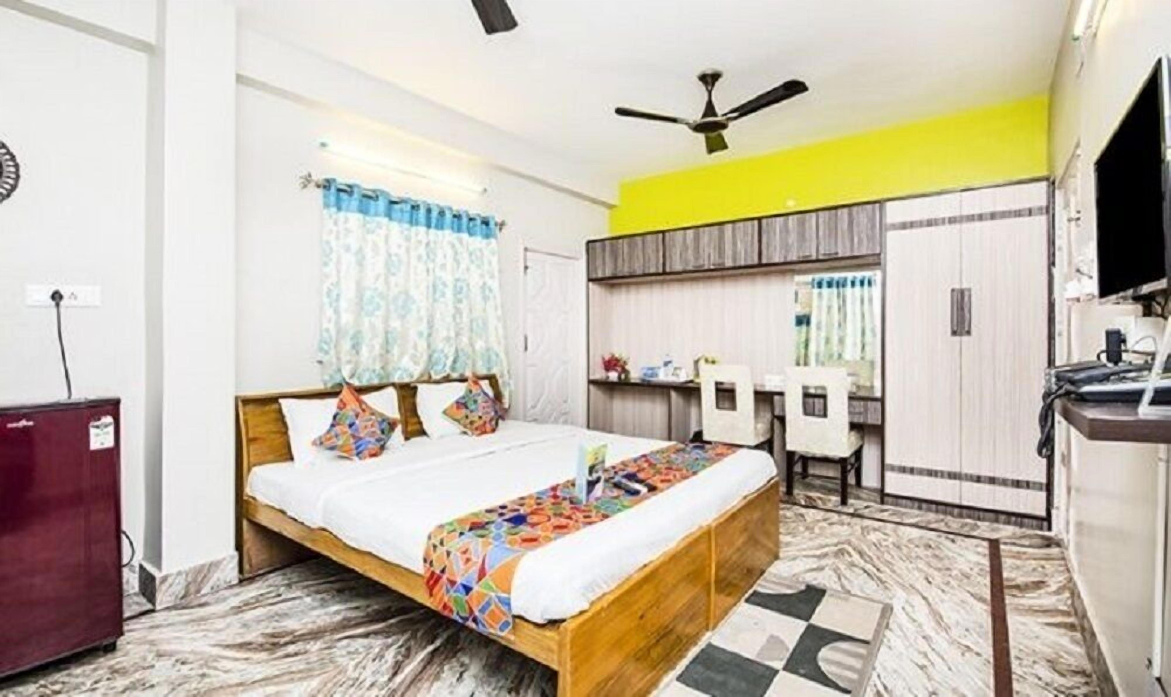 Fabhotel Transit Guest House