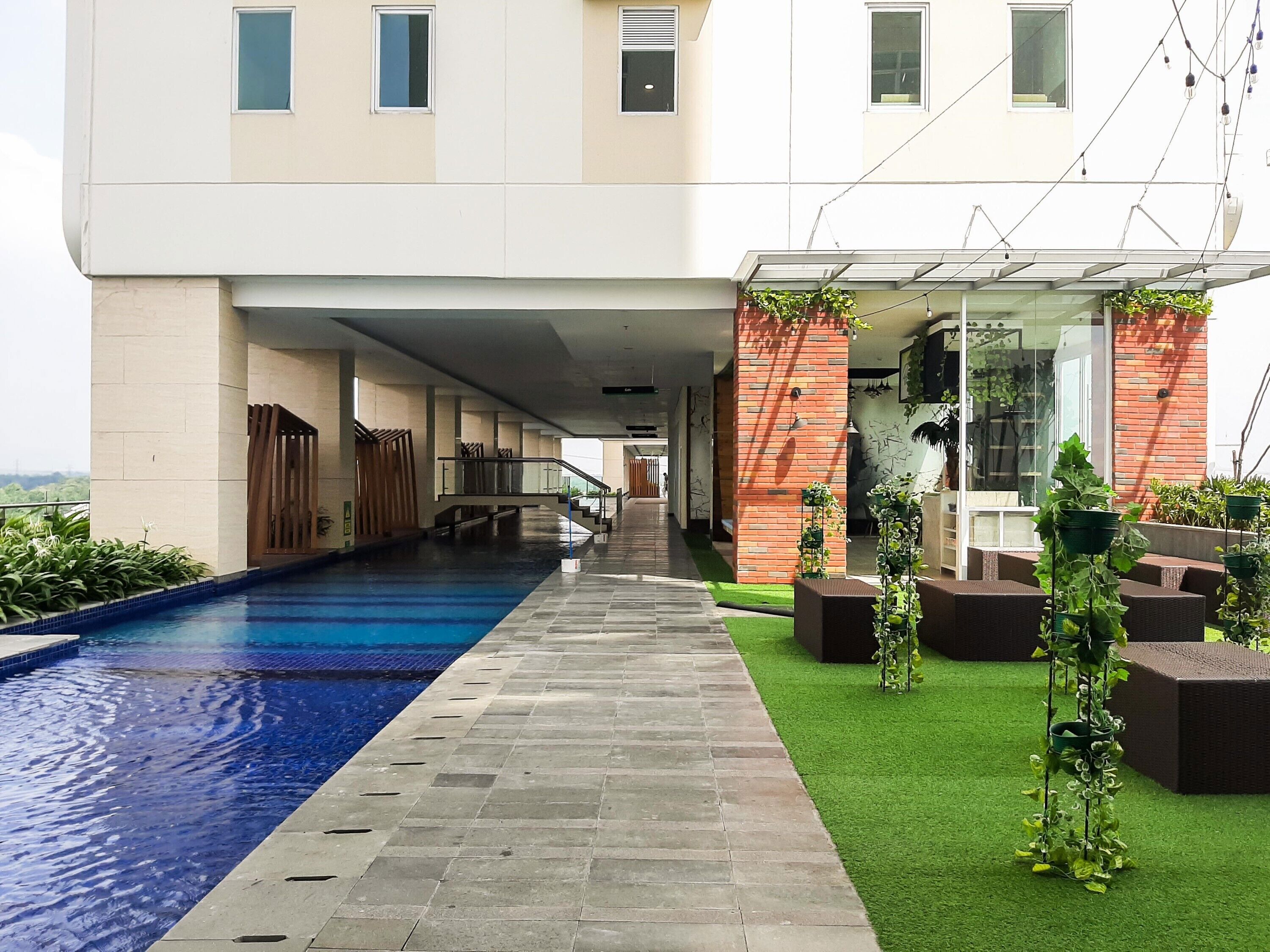Comfort And Cozy Studio Apartment At B Residence