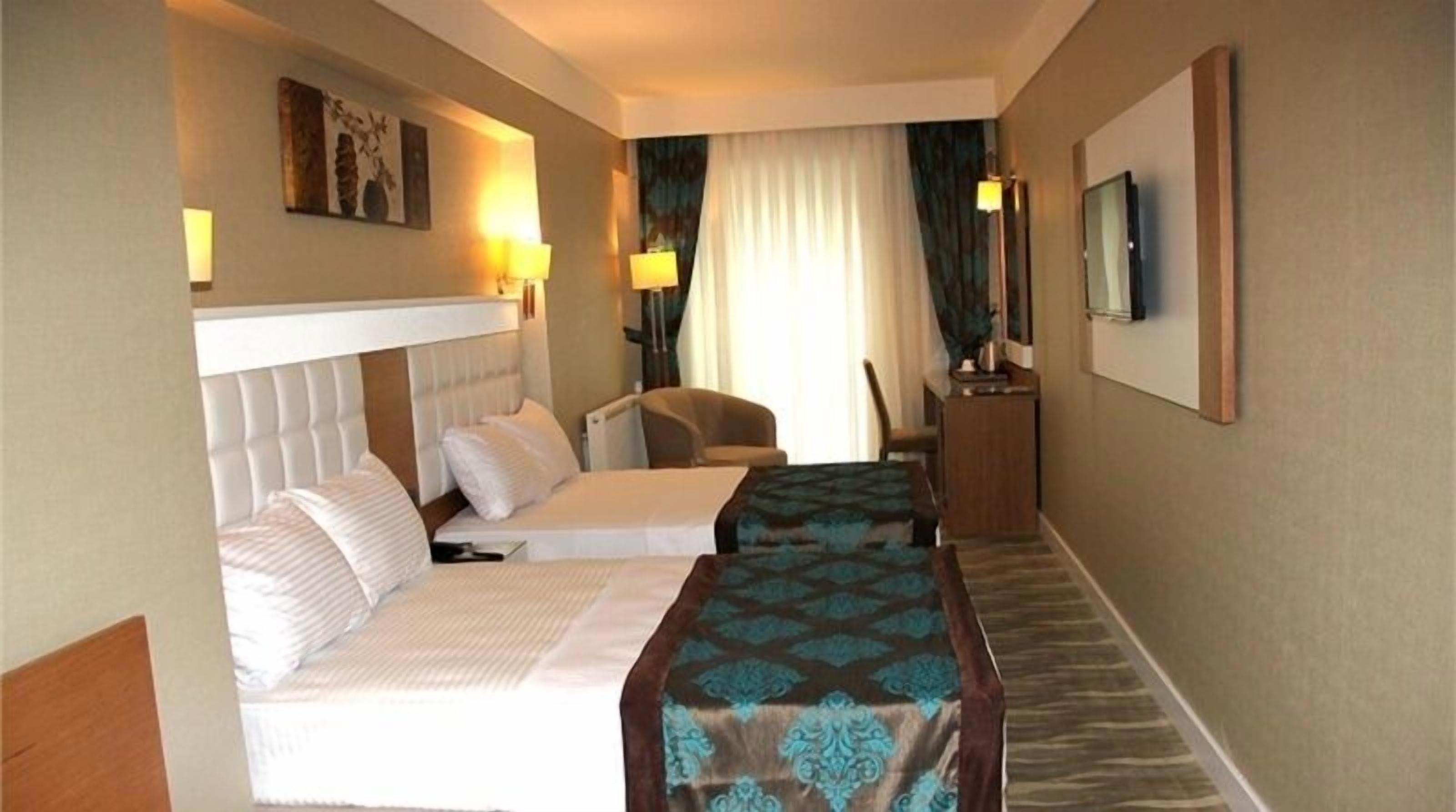 Grand Aras Hotel