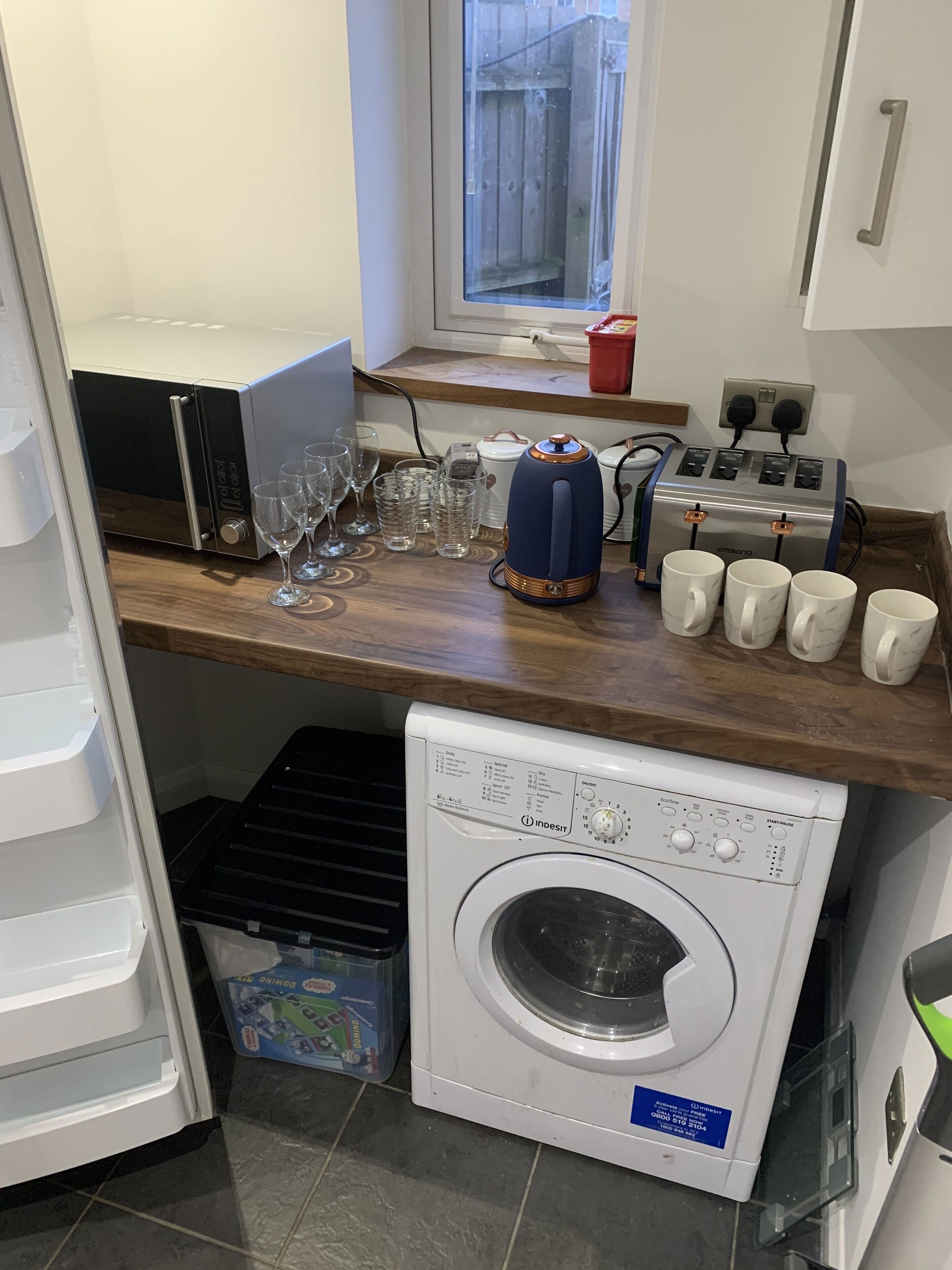 4 Bedroom Worker Property Parking