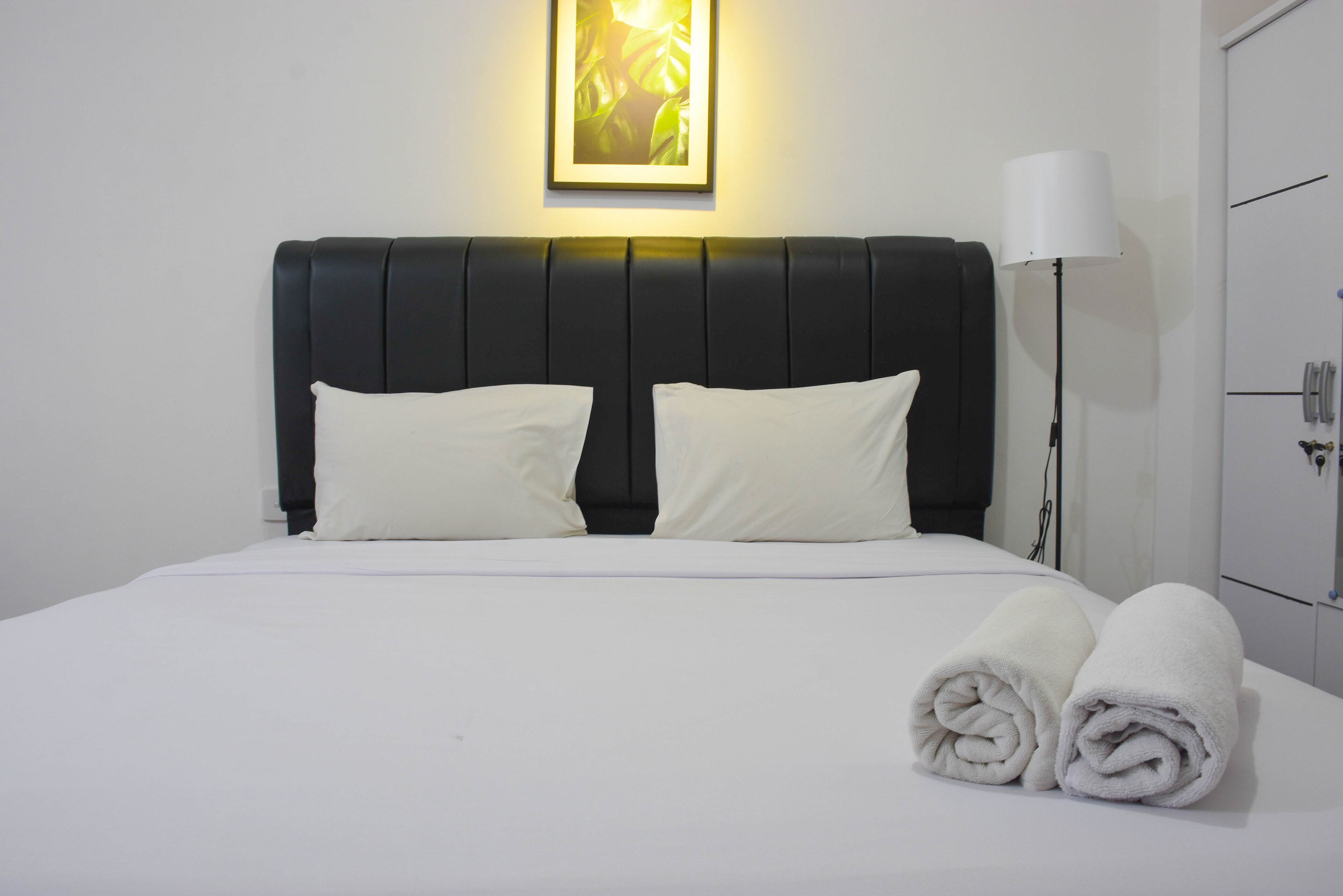 Elegant And Comfy Studio At Bassura City Apartment
