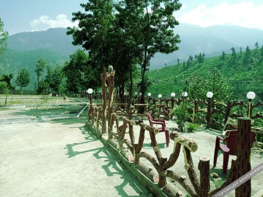 Chaman Hotel Kalam
